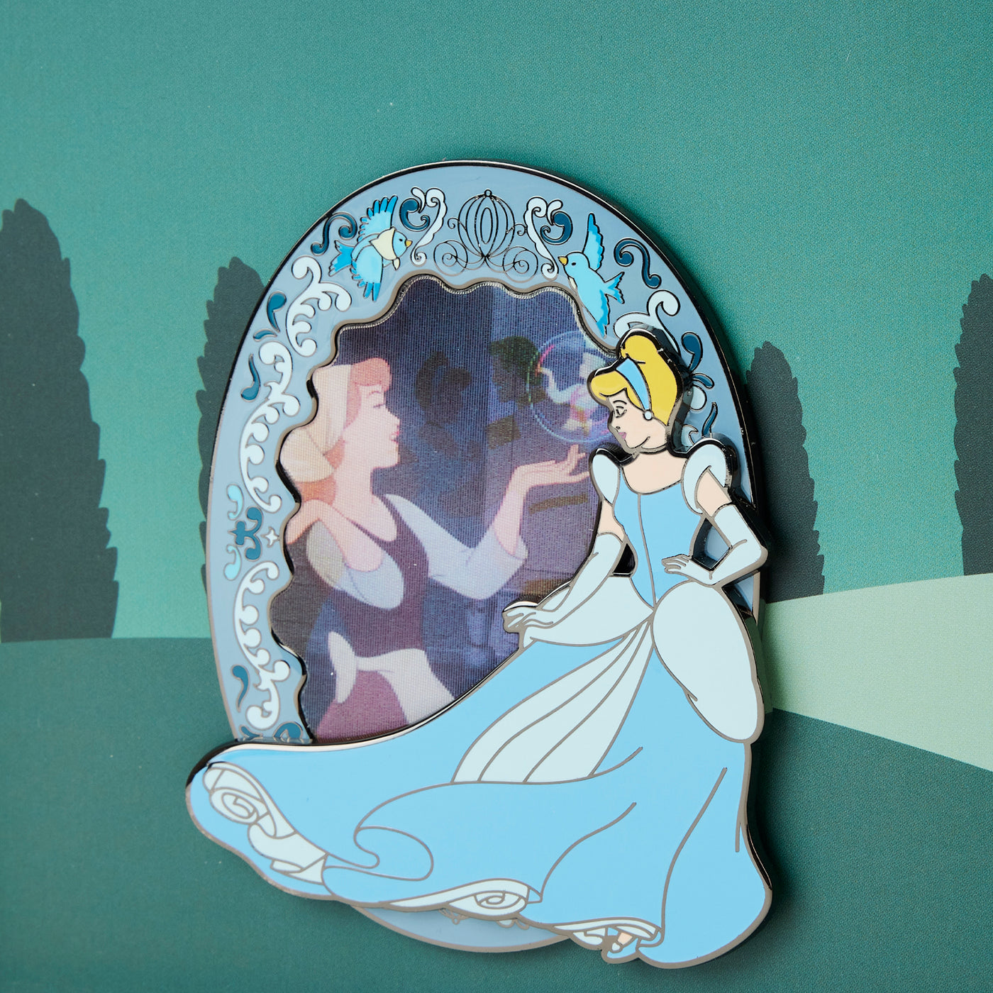 Disney Cinderella Princess Lenticular Series 3" Collector Box Limited Edition Pin